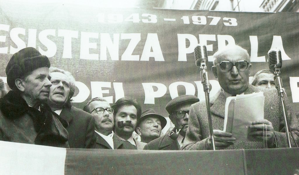 Firenze 1973 - Parla Boldrini alle sue spalle il sindaco Sandro Pertini e Alexandros Panagulis