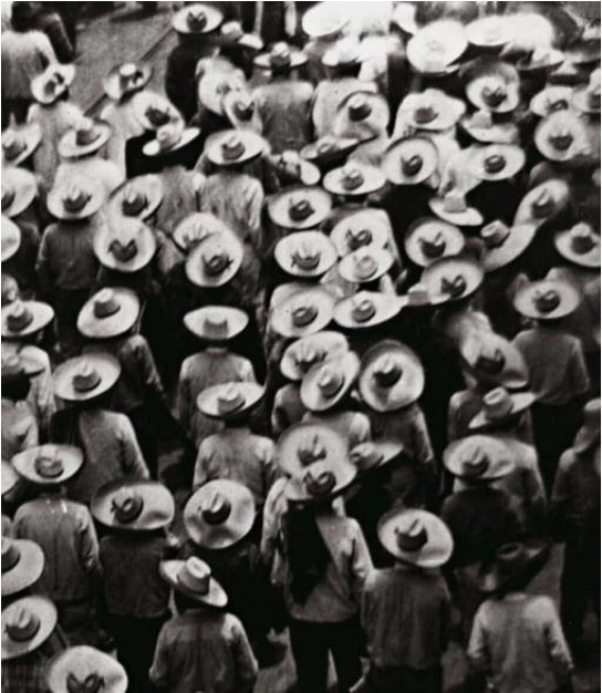 Campesinos alla parata del Primo Maggio, Messico 1926