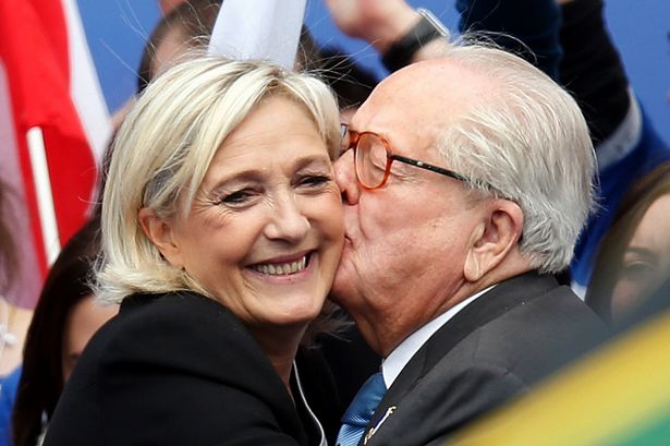 Marine e Jean Marie Le Pen (da http://i1.mirror.co.uk/incoming/article5489319.ece/ALTERNATES/s615/Jean-Marie-Le-Pen-Marine-Le-Pen.jpg)