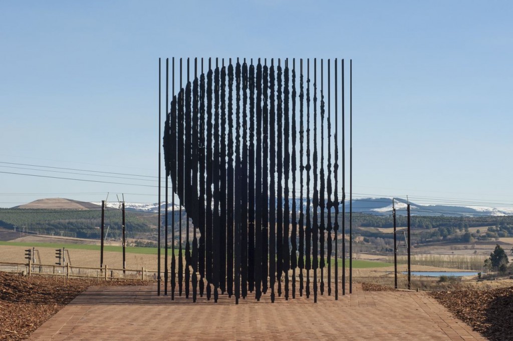 MARCO-CIANFANELLI-nelson-mandela-sculpture