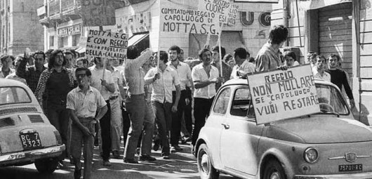 1970: un’immagine dei moti di Reggio Calabria (da http://www.ilmamilio.it/m/images/image3/varie/reggioprimo.jpg)