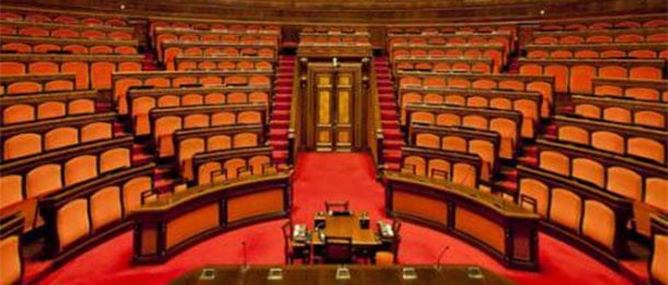 L’Aula del Senato (da http://www.leggioggi.it/wp-content/uploads/2014/02/senato-vuoto.jpg)