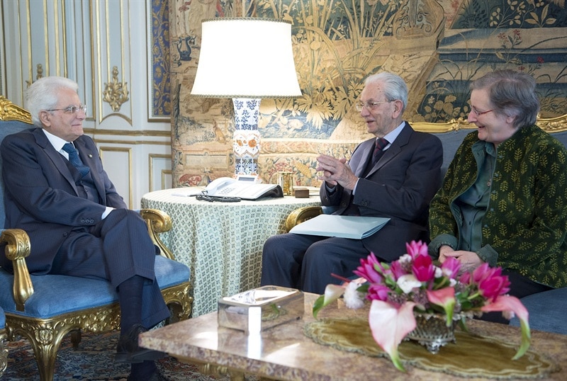 Il Presidente della Repubblica, Sergio Mattarella, durante l'incontro con il Presidente nazionale dell'ANPI, Carlo Smuraglia e la Presidente dell'Istituto Cervi, Albertina Soliani