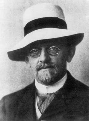 Il matematico tedesco David Hilbert (da https://it.wikipedia.org/wiki/David_Hilbert)