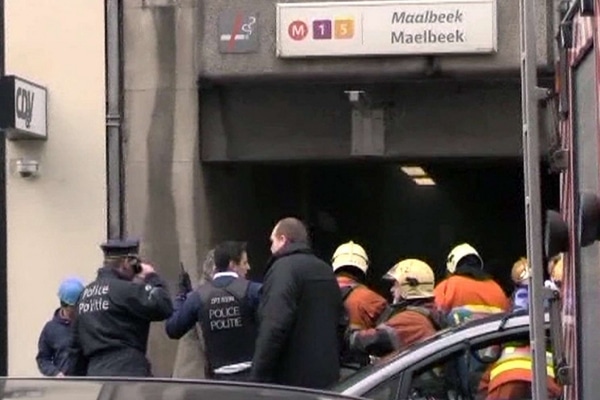 La stazione metropolitana di Maelbeek (http://www.avvenire.it/Mondo/PublishingImages/maelbLapresseFo_50430025.jpg)