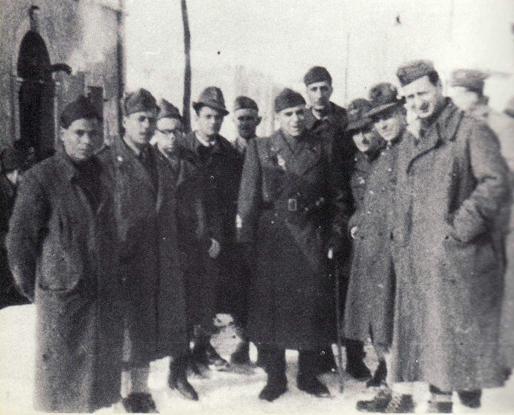 Montenegro: componenti della Divisione partigiana "Garibaldi".Stefano Gestro è il 3°da sinistra. Al centro della foto il Generale Oxilia
