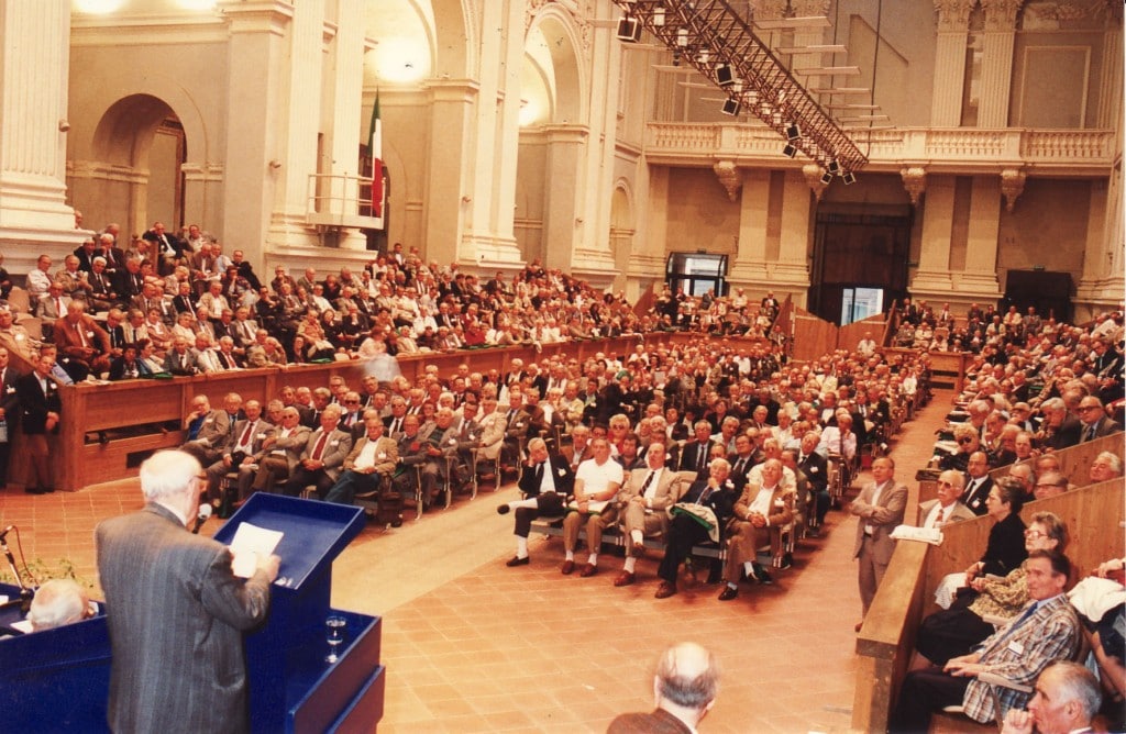 L'Aula Magna dell'Ateneo bolognese (l'ex Chiesa di Santa Lucia) accoglie i delegati e invitati dell'11° Congresso che si svolse nel giugno 1991
