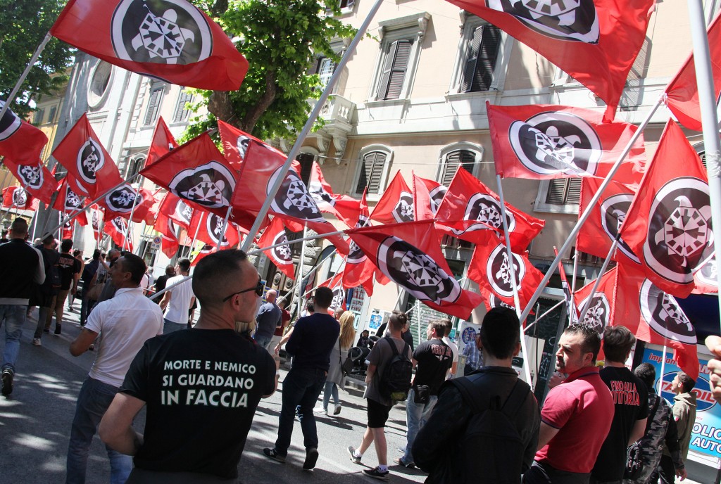 Manifestazione di Casapound contro l'unione europea e le politiche sull'immigrazione,oggi a Roma (Foto Ravagli)