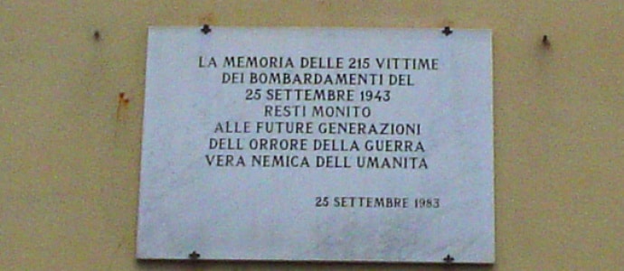 Una stele in memoria delle vittime del bombardamento di Firenze del 25 settembre 1943