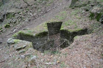 Nelle buche le tracce delle postazioni tedesche