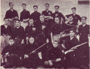 Squadristi fiorentini (da https://it.wikipedia.org/wiki/Squadrismo#/media/File:Squadra_d%27azione_Disperata_di_Firenze.jpg)