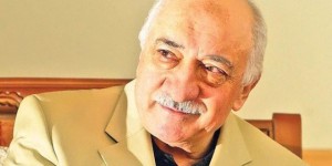 Fethullah Gülen (da http://www.piovegovernoladro.info/wp-content/uploads/2016/07/fethullah-gulen-660x330.jpg)