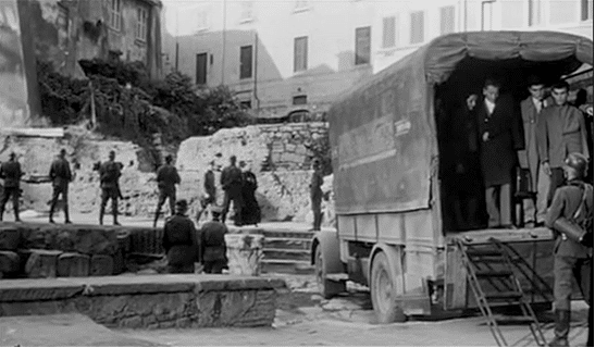 Le persone rastrellate vennero caricate su camion e portate alla Stazione Tiburtina (da https://ilmondocontemporaneo.files.wordpress.com/2015/10/garofalo_fig03.jpg) 