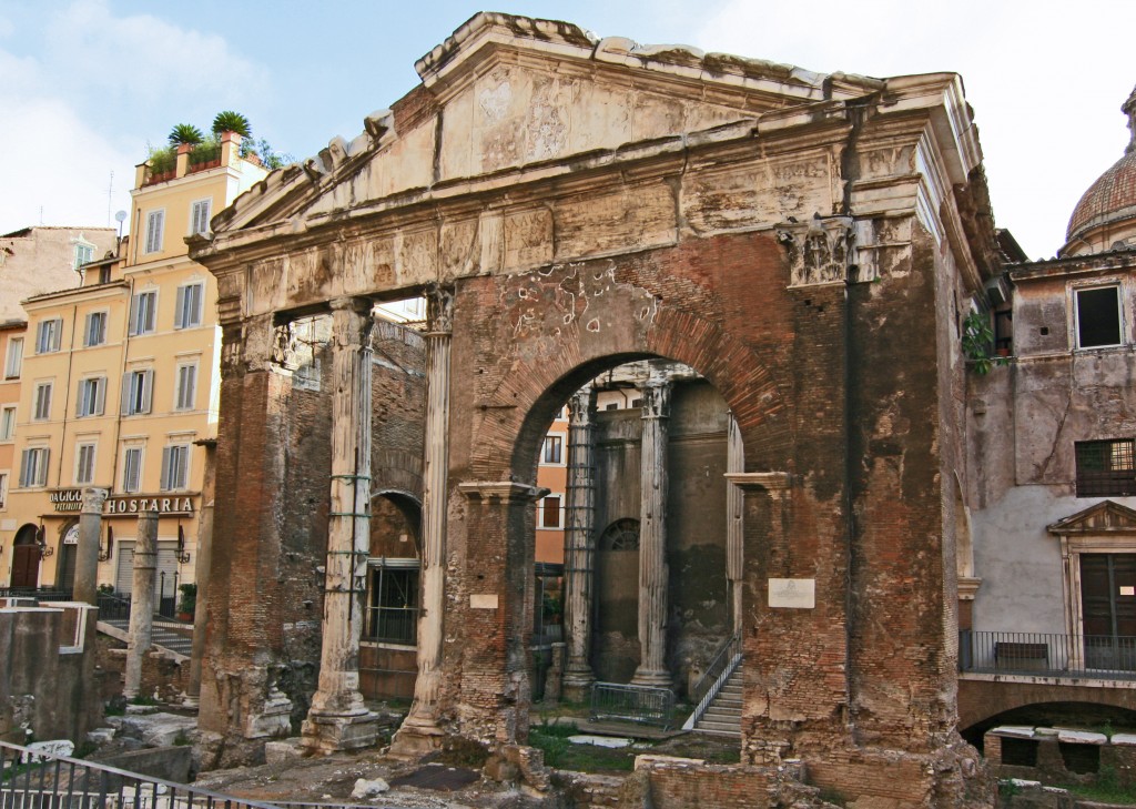 Il Portico d'Ottavia nel quartiere ebraico di Roma
