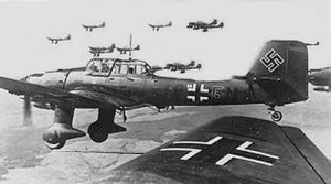 La flotta aerea nazista: gli Stuka vennero prodotti per i bombardamenti d’alta quota (da http://www.parmaquotidiano.info/wp-content/uploads/2013/05/Stuka.jpg)