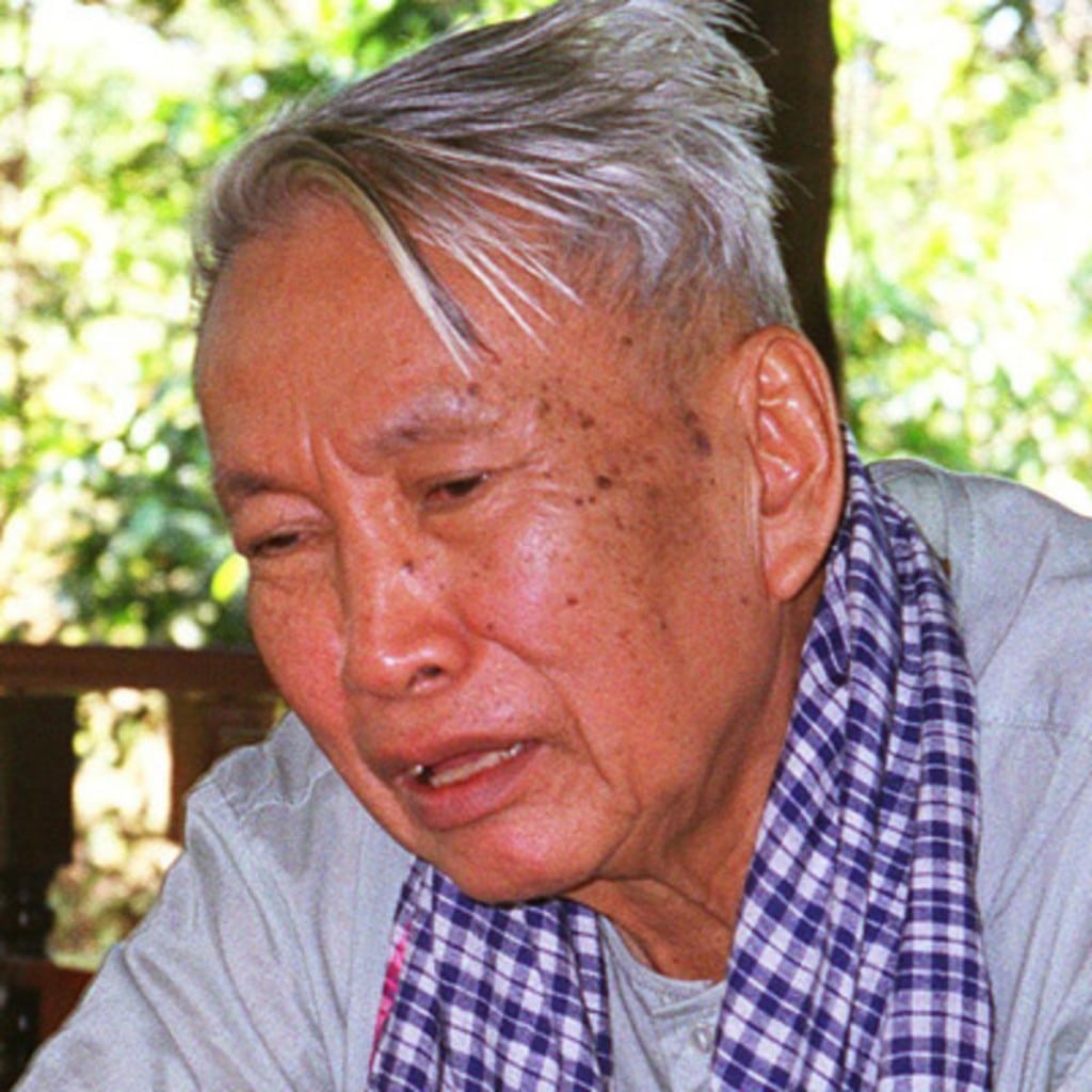 Pol Pot, responsabile dello sterminio di un numero incalcolabile di cambogiani