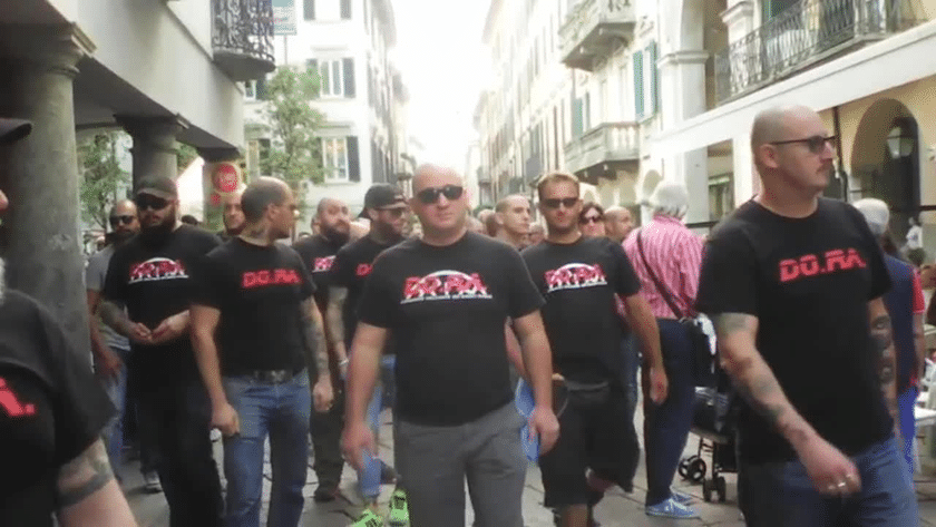 Varese: sfilano le virili pancette degli attivisti di Do.Ra. (da http://d3vxkpc0huy01b.cloudfront.net/640x360/170419.jpg)