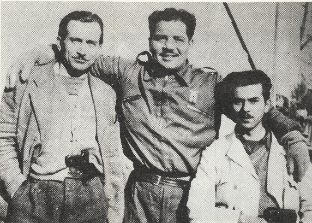 Il partigiano Folco Lulli tra Renato Girola (a sinistra) e Renzo Ghigliano (Miroglio, novembre 1943)